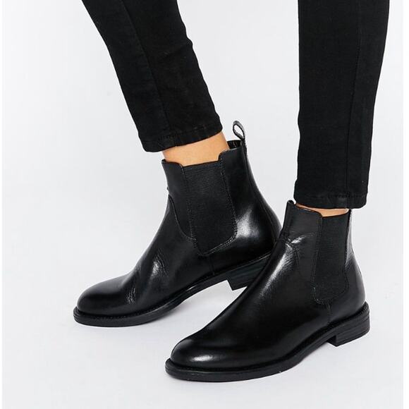 Vagabond Black amina Chelsea Boots - Picture 8 of 8